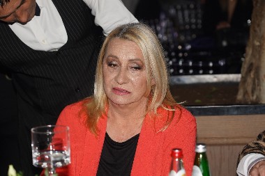 EVO U KAKVOM JE STANJU VESNA ZMIJANAC Već šest dana je u bolnici, otkriveno kada će pevačica biti otpuštena