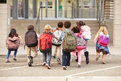 POČEO VELIKI EKSPERIMENT SA DECOM! Ova zemlja uvela je zabranu koja im može promeniti živote, pitanje je - na bolje ili na gore?
