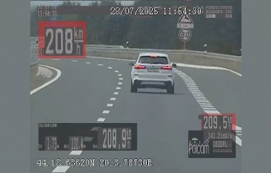 SAMO MALO DAO PO GASU Presretač je Inđiji zastavio vozača koji je vozio folksvagen arteon“  205  kilometara na čas