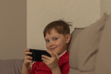 ''MOJE DETE NEMA TELEFON, NEĆU POPUSTITI'' Srpkinja objavila crtež sina, ljudi poludeli: "Jao, kako volim ove mamike..."  (FOTO)