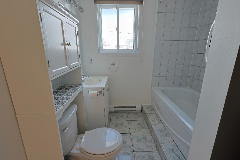 MOĆI ĆETE DA SE OGLEDATE NA NJIMA KOLIKO ĆE SE CAKLITI Evo kako treba obrisati podne pločice, biće čiste kao suza