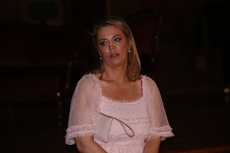 "LEKOVI NISU POMOGLI, PRIMENILA SAM METODU MOJE MAJKE" Ćerka Merime Njegomir u problemu, evo kakva drama se odvija u njenom domu!