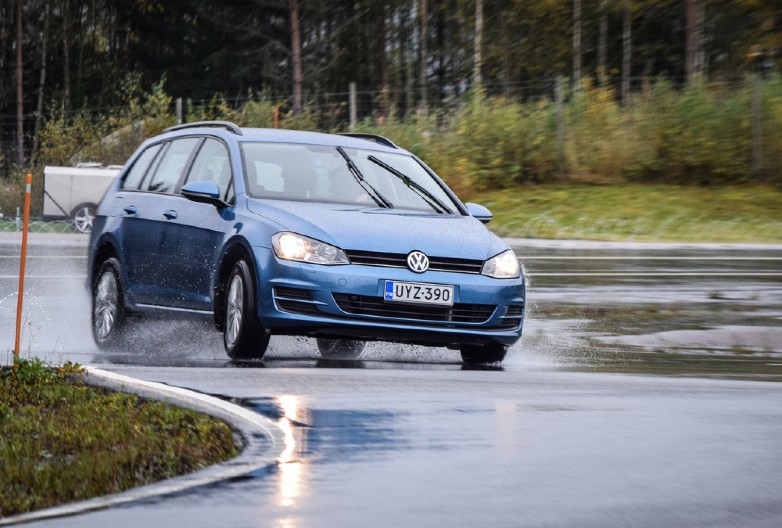 KOŠTA KAO STAN U CENTRU BEOGRADA Od cene ove registarske tablice će vam se zavrteti u glavi