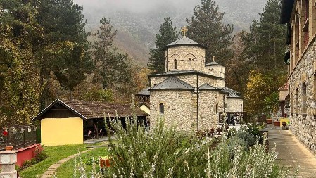 U OVOM MANASTIRU U SRBIJI NALAZI SE ČUDOTVORNA IKONA Veliki broj vernika obilazi je iz ovog razloga, a posebno žene (FOTO)