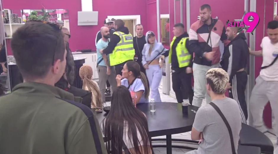 LUKA VIDEO INTIMNI ČIN ANELI I ASMINA Potpuni haos u Beloj kući, Ahmićeva u strahu: "Sastavio bi me sa zemljom!"