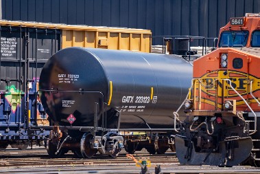 „Tajno kupuju rusku naftu, a nas kritikuju“ – Sijarto: to je licemerno