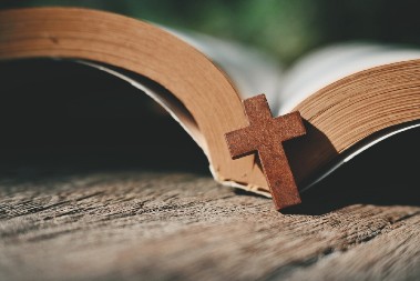 KRIVIČNO SE ODGOVARA I ZBOG REČI IZ BIBLIJE? Predložene izmene zakona o govoru mržnje izazvale polemike u Kanadi