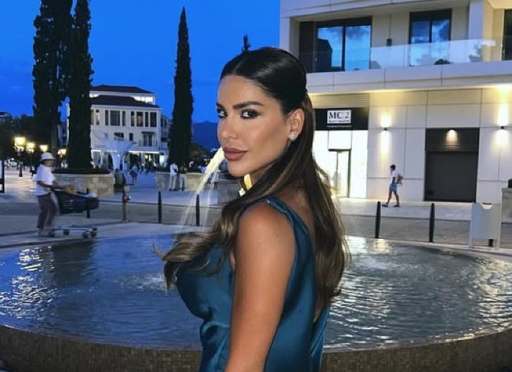 MARINA VISKOVIĆ PRVI PUT POKAZALA LICE DEČKA MILIONERA Pozirali u besnoj mašini od 500.000 evra! (FOTO)