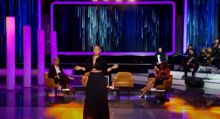 ISKORISTIO JU JE, PA MORALA DA MU PEVA NA SVADBI! Pevačica otkrila šok detalje agonije kroz koju je prošla: "Skot!"