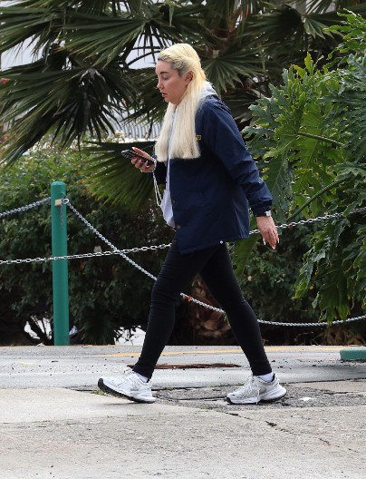 BILA NAJPOPULARNIJA I VOLJENA, A ONDA JOJ SE SVE OBILO O GLAVU Neprepoznatljiva, ne liči na sebe, šta joj se to desilo?