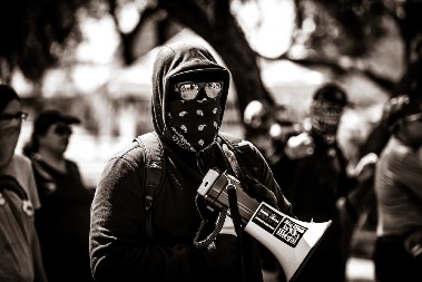 MAĐARSKA POKREĆE INICIJATIVU: EU da proglasi pokret Antifa terorističkom organizacijom