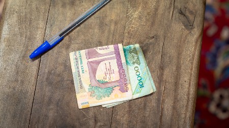 Inflacija kao u Srbiji devedesetih – 1,3 miliona rijala za jedan dolar