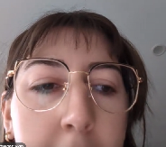 KAKO MAMA NIJE PRIMETILA? Devojka u svom rodnom listu pronašla neverovatnu grešku - ovo nije očekivala (VIDEO)