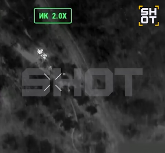 DRON BACA GRANATE NA GRUPU VOJNIKA U BLIZINI GRANICE, IMA MRVIH Objavljen uznemirujući snimak iz vazduha (VIDEO)