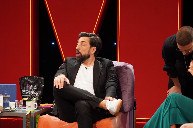 OGNJEN AMIDŽIĆ U EMSIJI REKAO O KARLEUŠI ONO ŠTO NIJE SMEO? Pevačica je samo zaćutala, voditelj odmah prešao na drugu temu