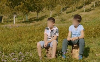 NISU JE ZAPAMTILI, NISU NI STIGLI DA JE ZAGRLE Majka je otišla, a Veljko i Milan su ostali sami sa ocem i bakom