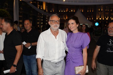 LAZAR RISTOVSKI DOVEO TRUBAČE Anica Lazić ne krije sreću, stižu čestitke na adresu glumca i 39 godina mlađe partnerke