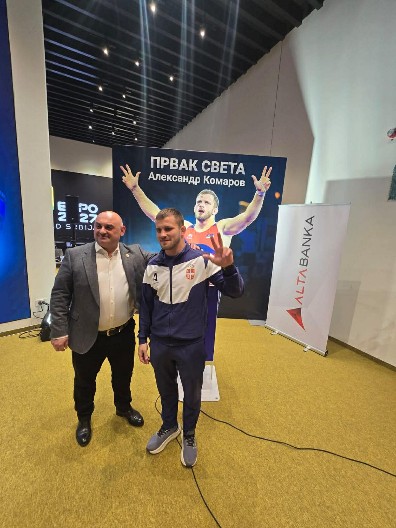 OVA GODINA NIJE MOGLA DA SE ZAVRŠI LEPŠE Komarov najbolji rvač Srbije i sveta uz poruku: Hoću medalju u Los Anđelesu (VIDEO)