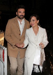 SVETI NIKOLA U DOMU JELENE TOMAŠEVIĆ Pevačica ima poseban recept za slavski kolač, a tek da vidite kako je ukrašen