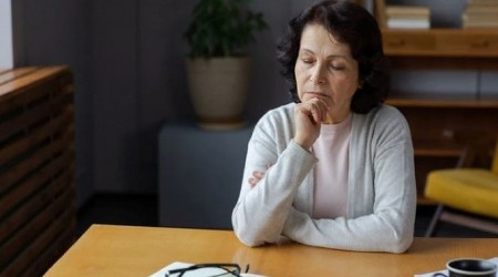 MAJKA U PANICI ZBOG VEZE SVOJE ĆERKE "On je 17 godina mlađi i ponašaju se čudno"