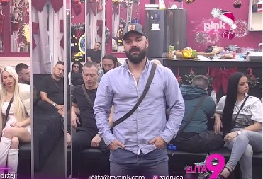 NE MOŽE DA VERUJE KOGA JE HTEO DA OŽENI Luka brutalno raskrinkao Aneli i Asmina: "Koju god fioku da otvore u njoj se nalazi blam"