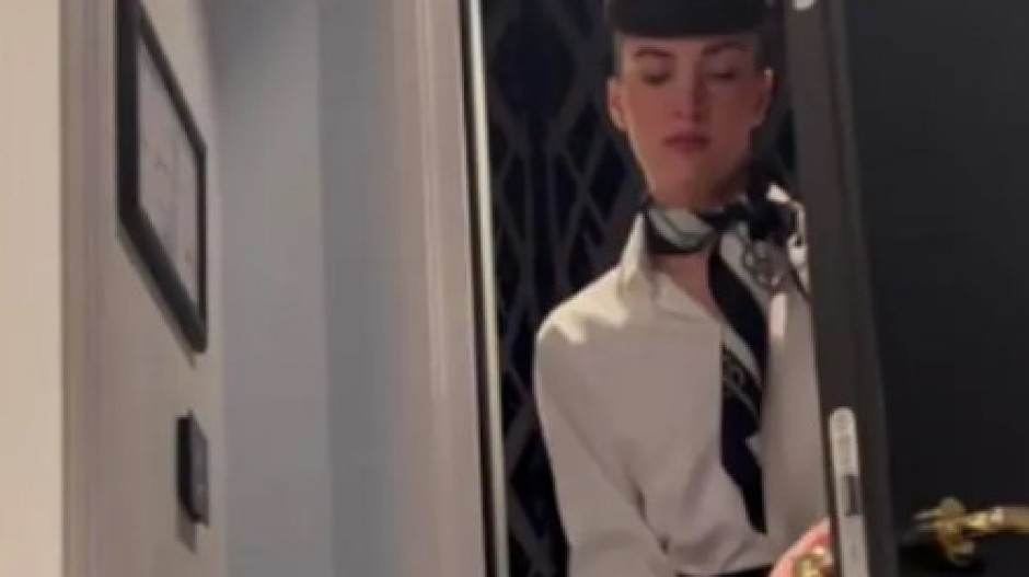 ŠOKANTNO UPOZORENJE SRPSKE STJUARDESE Čim uđete u hotelsku sobu, odmah proverite ovaj predmet - možda vas snimaju skrivene kamere! (VIDEO)