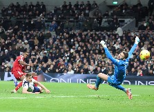 REDSI SLAVILI U GOSTIMA Liverpul nadigrao Totehnem u Premijer ligi