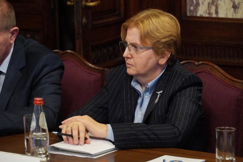 TUŽIOCI U UTORAK ODLUČUJU O BUDUĆNOSTI JAVNOG TUŽILAŠTVA U SRBIJI - sa Zagorkom ili bez nje