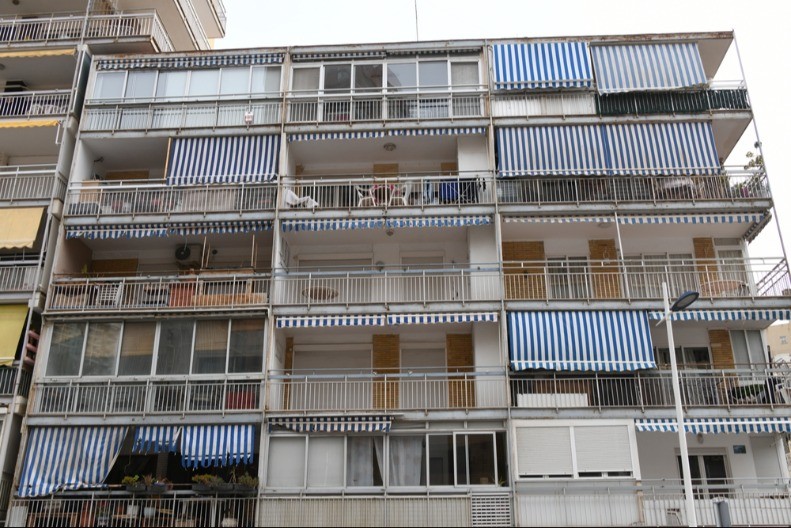 NEVERICA I UŽAS Stanari zgroženi prizorom na terasi u centru grada - kada su pozvonili komšijama, desilo se nešto neverovatno