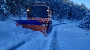 SNEG PARALISAO ISTOK SRBIJE: Desetine vozila zaglavljene između Majdanpeka i Bora