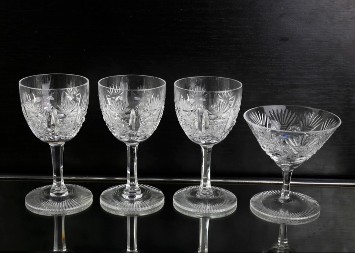 IMATE LI IH U VITRINI? Ne bacajte bakin servis, možete da zaradite i do pola miliona!