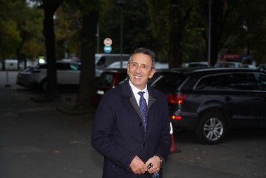 SUŠTA SUPROTNOST DAJANI Evo kako izgleda prva Žikina supruga, ne živi u Srbiji