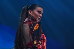 "JEDINA VERZIJA, NE POSTOJI DRUGA" Milica Pavlović pesmu sa Lukasom prepevala sa njim!