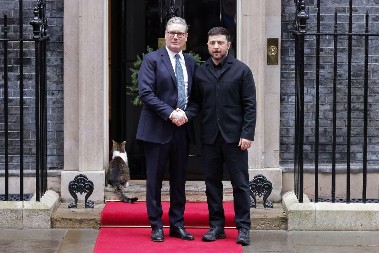 DA LI ĆE BITI SASTANKA SA TRAMPOM? Zelenski detaljno razgovarao sa Starmerom