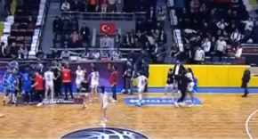 OPŠTA TUČA NA KOŠARKAŠKOM TERENU Jedna osoba zadobila povredu glave