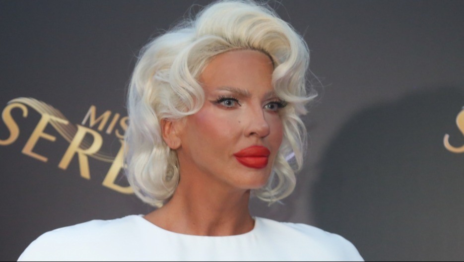 JELENA KARLEUŠA TRPI JAKE BOLOVE Ne može da živi bez ovih lekova, otkrila sve! 