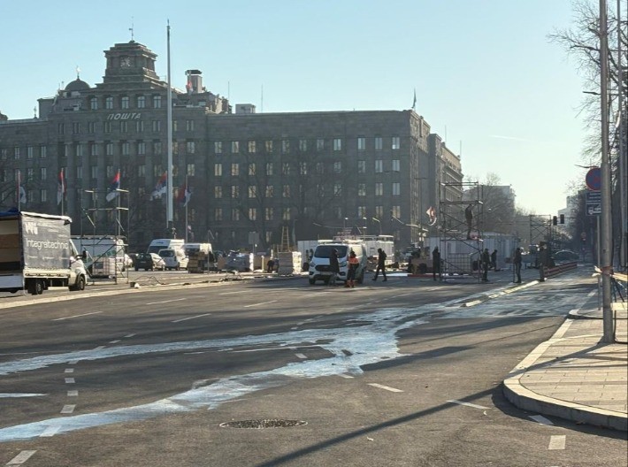 UKLANJANJE ŠATORA IZ "ĆACILENDA" Evo šta se trenutno dešava ispred Skupštine