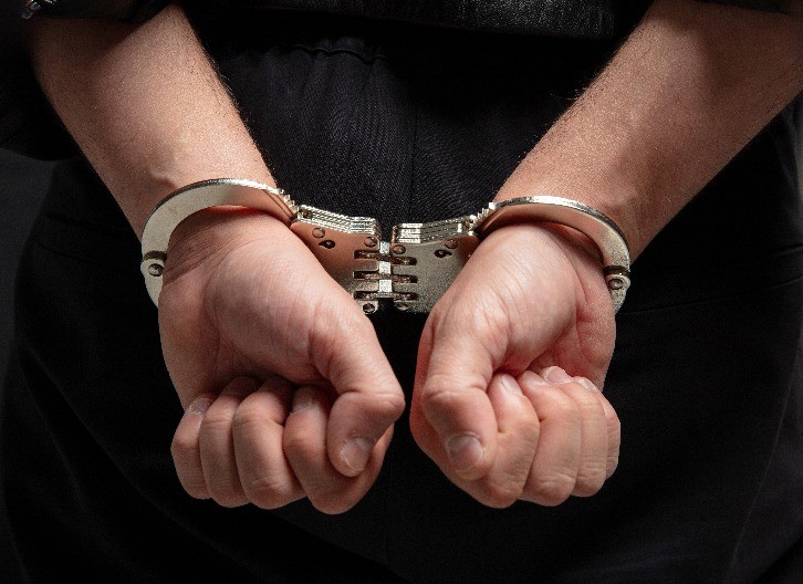 UHVAĆEN U NEZAKONITOM LOVU NA FRUŠKOJ GORI Policija mu zaplenila četiri puške i veliku količinu municije