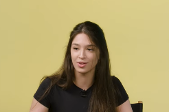 ĐINA DŽINOVIĆ NE PRESTAJE DA PROVOCIRA Snimila se bez brushaltera!