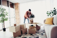 LUDNICA NA INTERNETU ZBOG OVOG STANA! Momak tražio savet za uređenje, a ljudi ga brutalno napali zbog luksuza i privilegija! (FOTO)