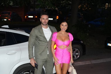 "VENČAVAJU SE PRE VREMENA" Naša pevačica iskreno o razvodima na estradi, otkrila da li planira proširenje porodice!