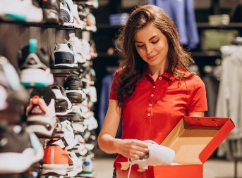 Vraćaju se „najružnije“ patike: Ili ćete ih mrzeti ili obožavati, ali od njih nećete moći da pobegnete