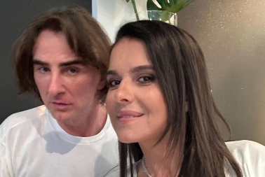 MILICA I ŽELJKO U NIKAD VIĐENOM IZDANJU Mitrović prigrlio suprugu, a pored njih - OVO (FOTO) 