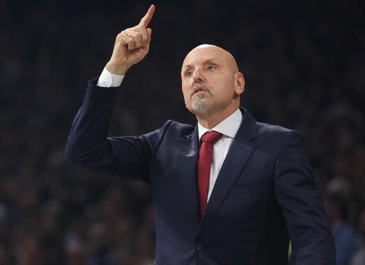 OBRADOVIĆ OTKRIO LEPE VESTI Za Efes računa na dva važna šrafa Zvezde 