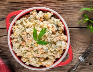 Koliko ruska salata može da stoji u frižideru? Zbog jedne greške pokvari se mnogo brže, vodite računa