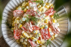 Ruska salata više nije hit! Svečana bela salata je nova kraljica trpeze, a evo i zašto