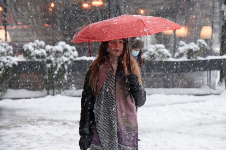 U 20.30 ČASOVA JE ZVANIČNO OBJAVLJENO, BUDITE OPREZNI: Srbiju pogađa ledena kiša, sneg... Sutra čak 14 stepeni u ovom delu zemlje