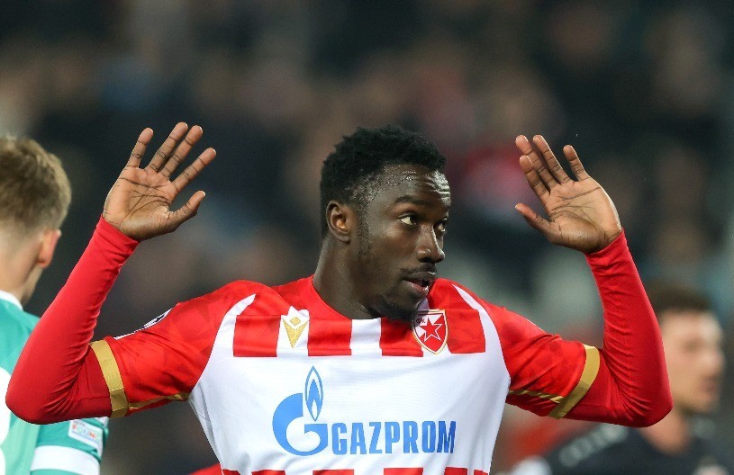 SPREMA SE POTRES Vraća se Silas