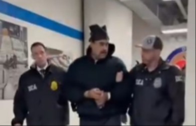 PRVI SNIMAK PRIVOĐENJA MADURA Progovorio na engleskom, poručio samo jedno