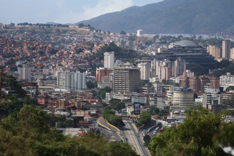 PANIKA U VENECUELI Dramatične fotografije Karakasa nakon hapšenja Madura